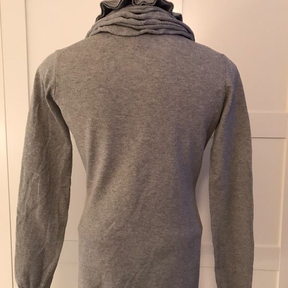 {BOGO} Romeo & Juliet Couture Cardigan Sweater - Picture 3 of 8